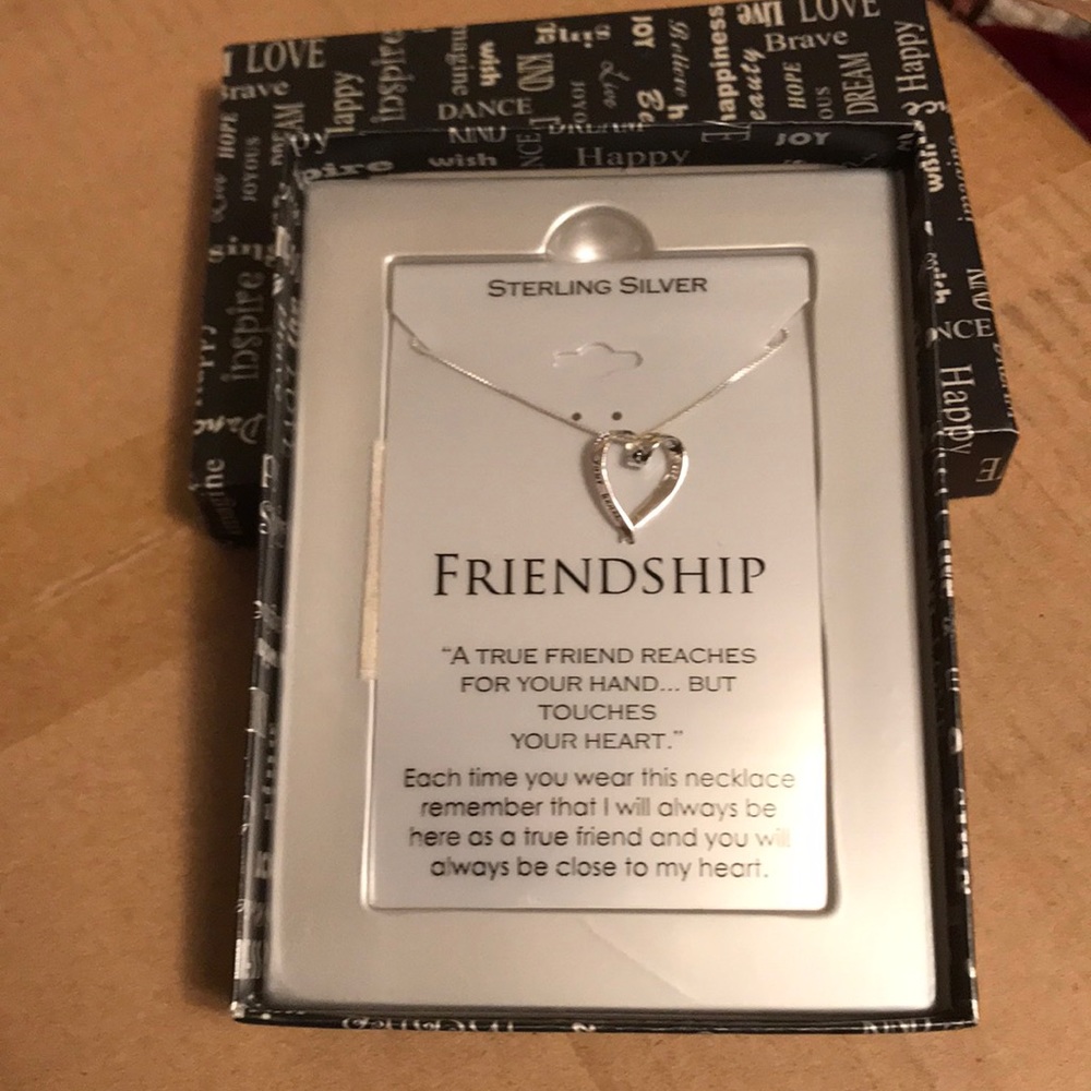 Heart friendship theme engraved necklace